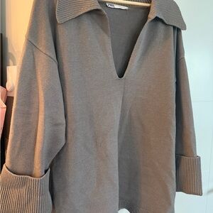 Zara Women's V-Neck Sweater in Gray